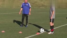 日韩小孩足球训练方法视频,高效训练方法全解析